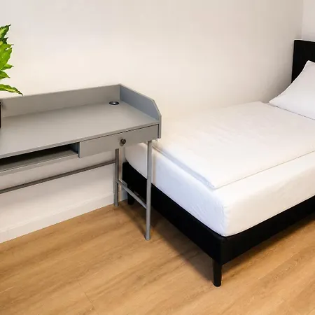 Basic Work - Highspeed Wifi - Easy Self Check-in - Practical And Affordable Lägenhet *